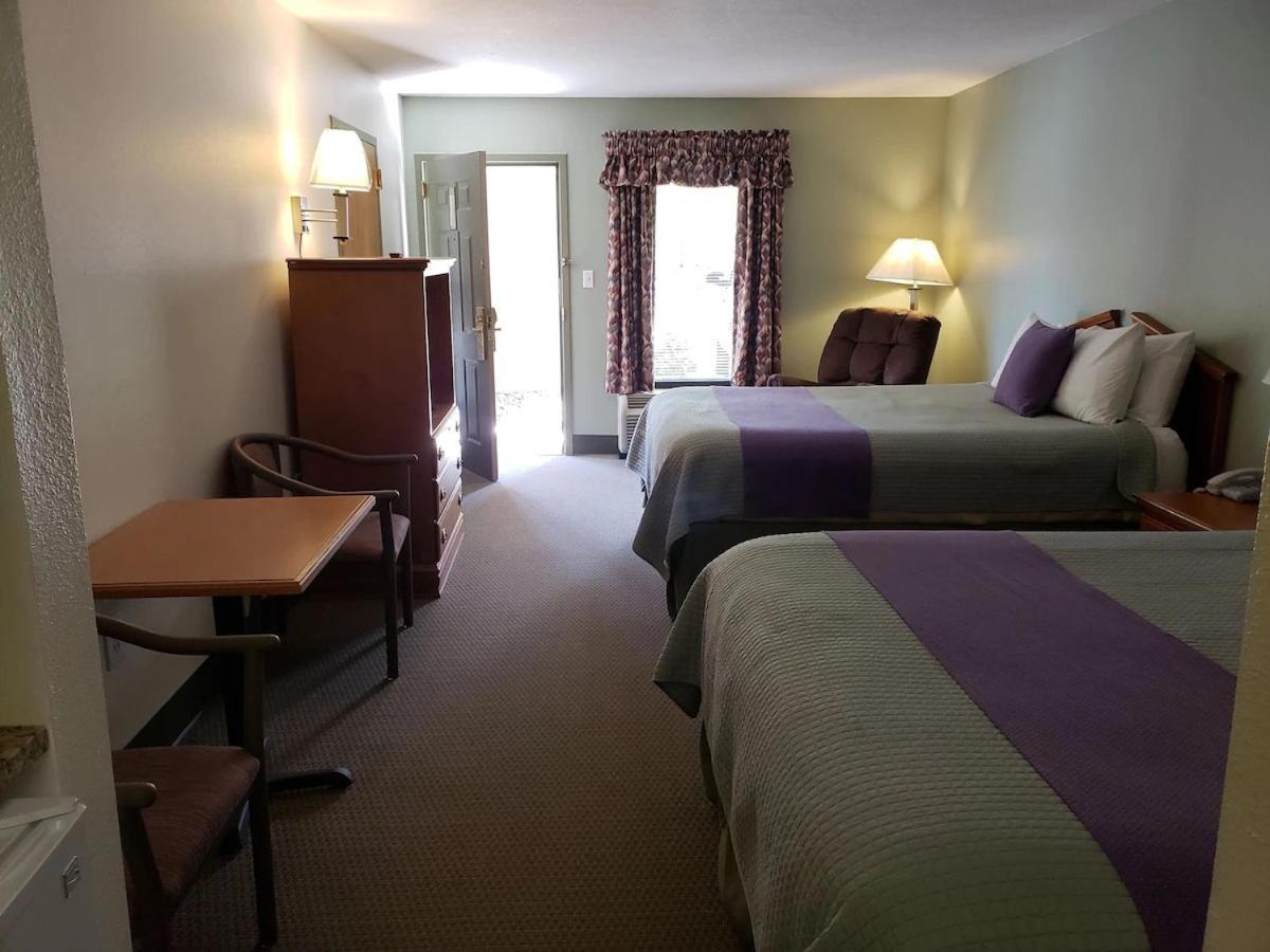 Hot Springs Village Inn Bagian luar foto