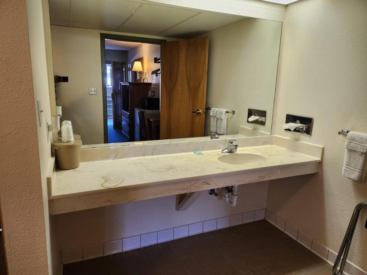 Hot Springs Village Inn Bagian luar foto